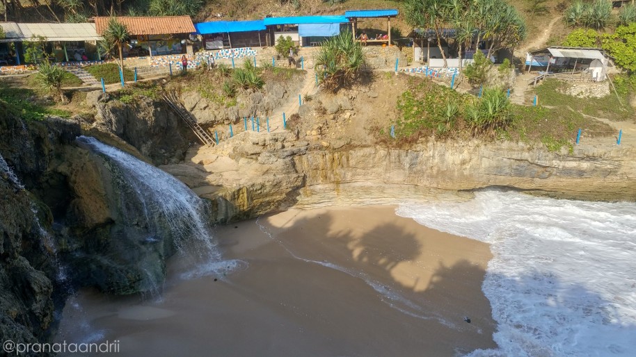 8_Pantai Banyu Tibo (Large).jpg